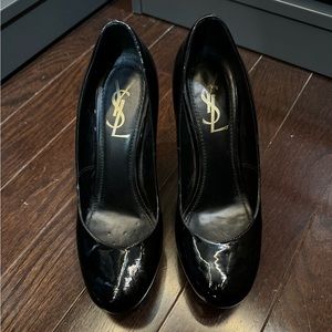 Yves Saint Laurent Tribute Pumps
